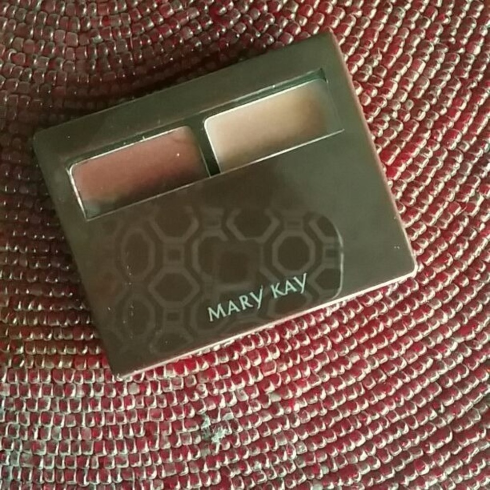 NIB Mary Kay lip color duo Raisin /rosy
